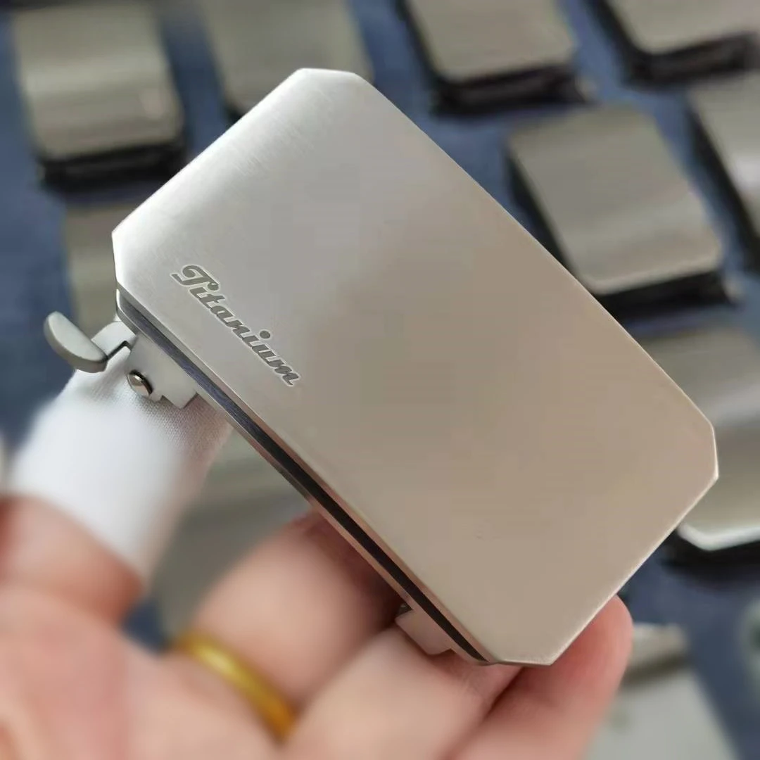 Рисунок 4 - Автоматическая пряжка с титановым