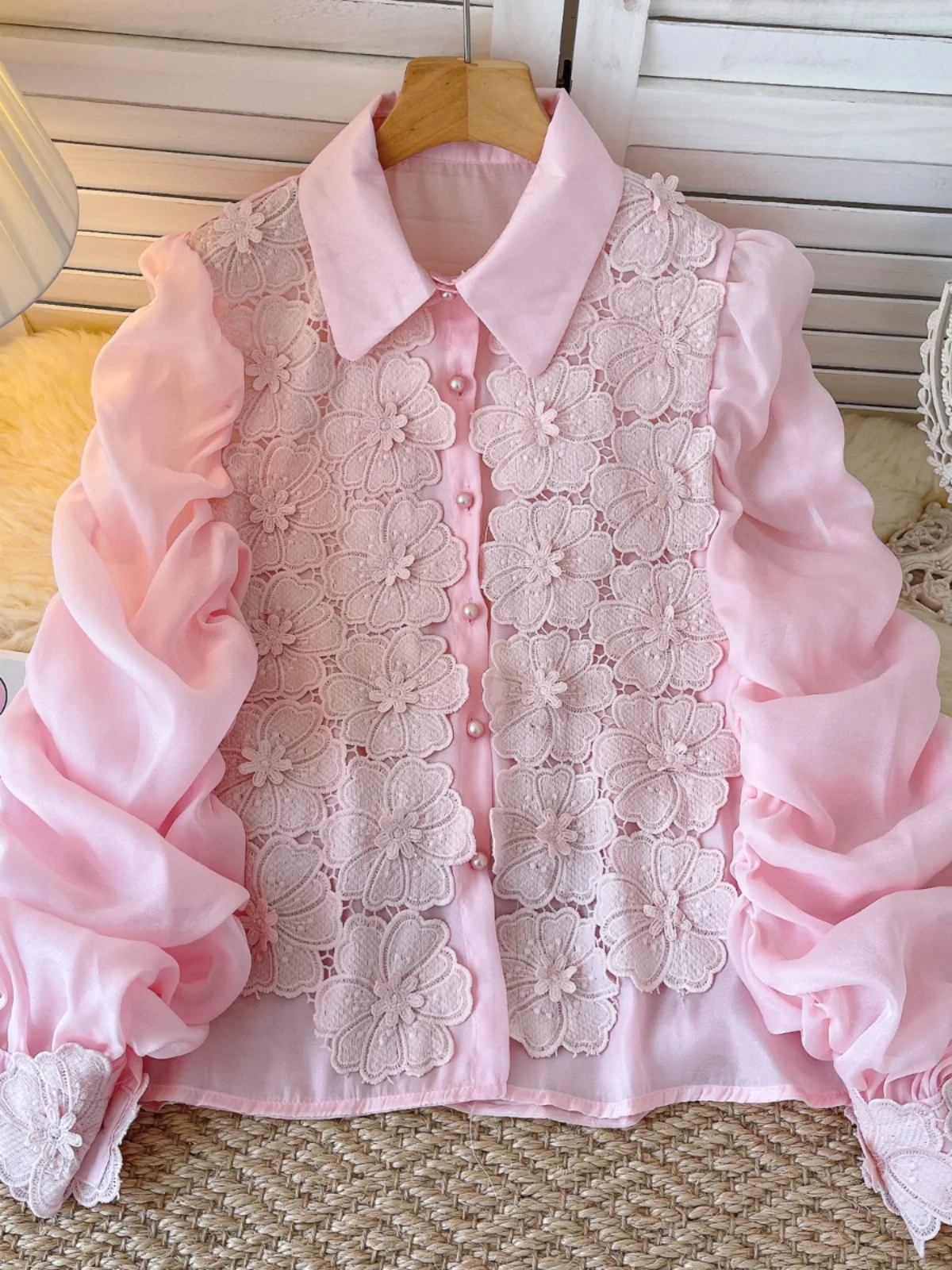 スリム刺繍入りヘビーワークランタンスリーブシャツ レディースファッション 韓国風 ポリエステル繊維 長袖 植物柄