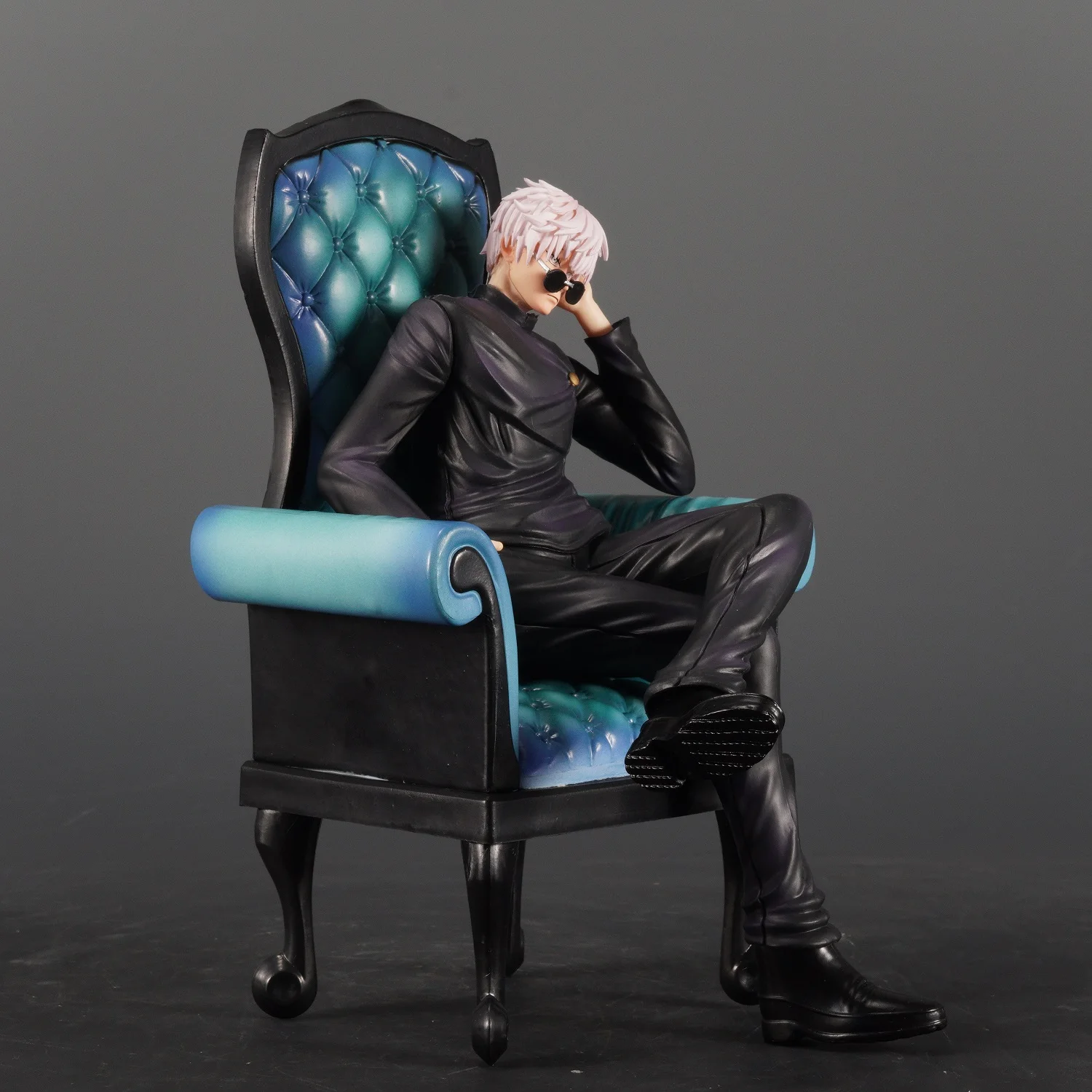 Neue 24 cm Anime Jujutsu Kaisen Figur Sitzposition Sofa Satoru Gojo Geto Suguru Action Figure Gk Modell Sammeln Dekor Spielzeug