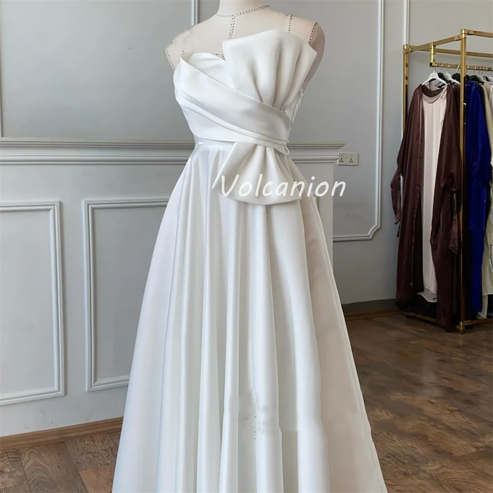 ที่กําหนดเองคุณภาพสูงคลาสสิก Charmeuse Draped A-Line Strapless ชาความยาวชุด Bespoke โอกาส Elegant อย่างเป็นทางการ