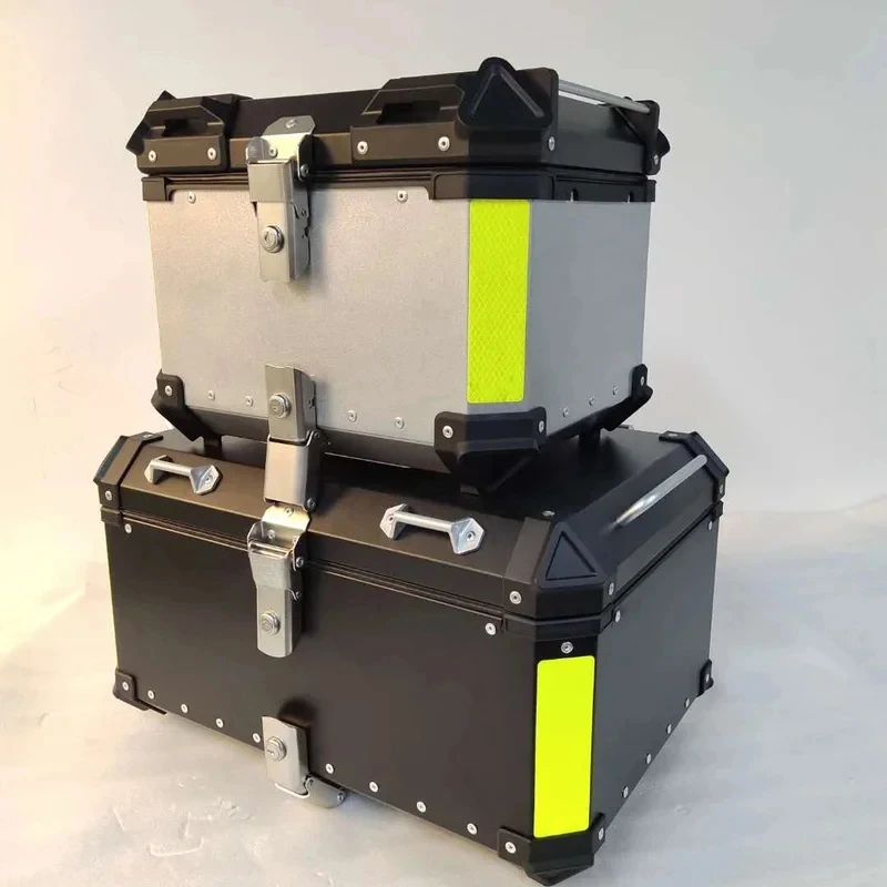

Factory Hot Selling 85L Silver+Black F2-MOTO 1 Helmet Capacity Motorcycle Accessories Top Aluminum Trunk