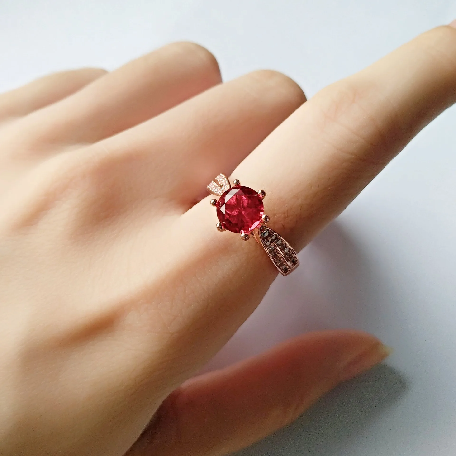 Hot six claw garnet crystal size European and American fashion ruby ring full of diamonds elegant with women's rings