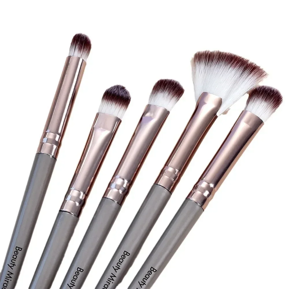 Ensemble de pinceaux de maquillage avec sac pour fond de teint, correcteurs, ombres à paupières, poudre, mélange de fard à joues, outils de beauté 5 pièces