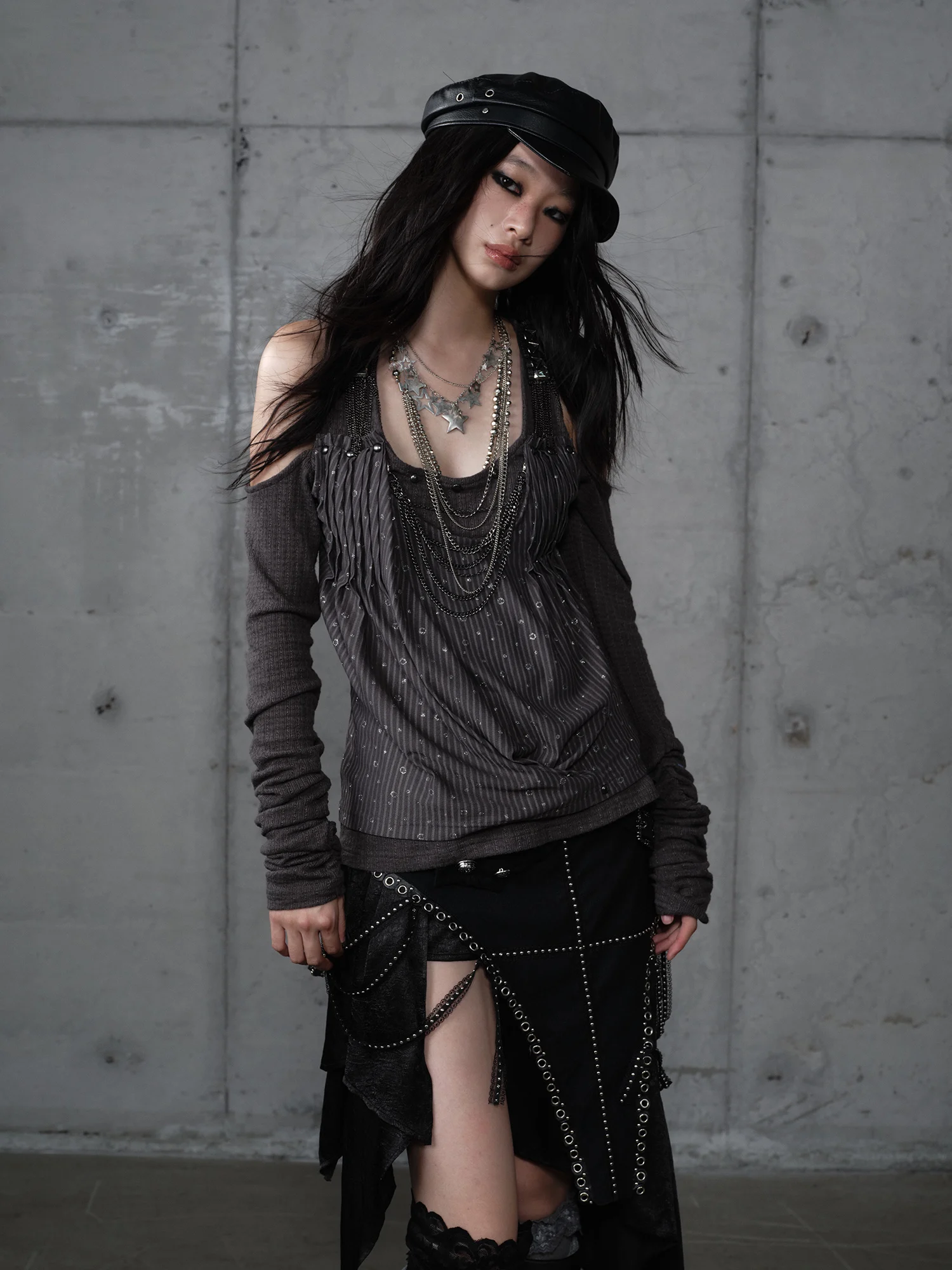 

Вязаный топ в стиле панк с открытыми плечами, длинными рукавами, имитацией двухслойности, оригинальный дизайн, уличная мода, женская модная футболка