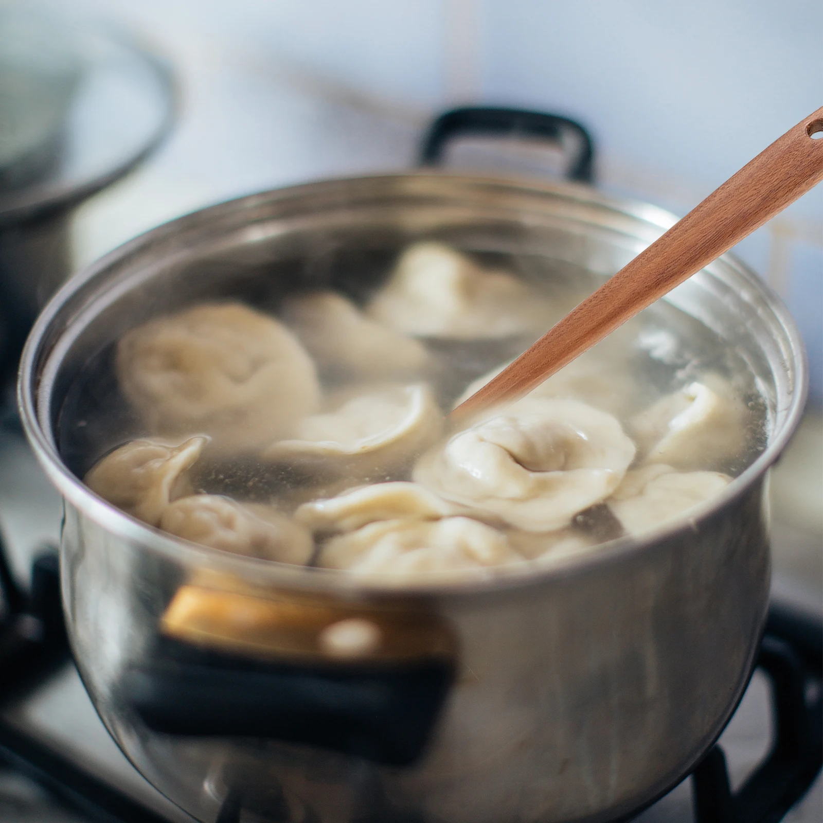 1Pc Spaghetti Spoon Wooden Colander Noodle Filter Kitchen Utensil Pasta Strainer Random Style Cooking Tools