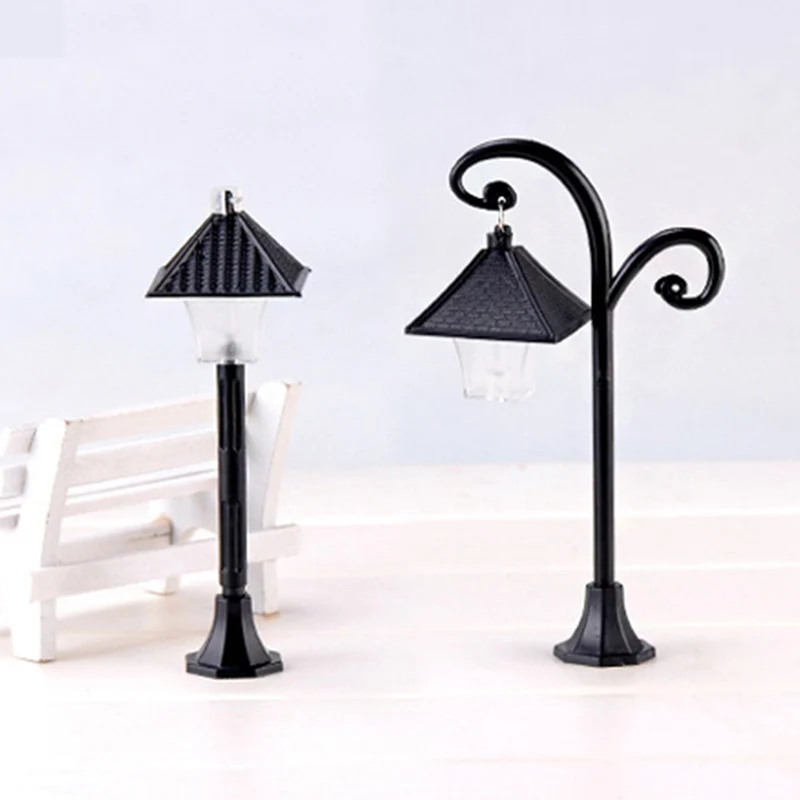 Mini Street Light Model Black Lamp Outdoor Pathway Lantern Post for Mobile Phone/ Scene/Desktop Mini Decoration