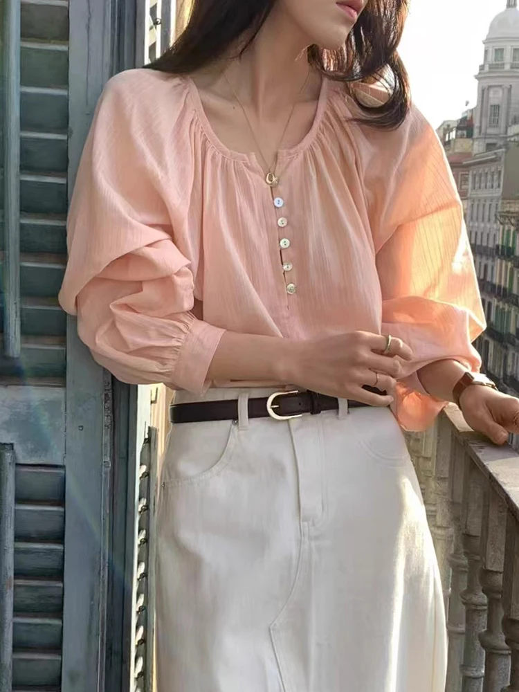 Chic Spring Gentle Wind round Ne ell Button Design Texture Loose Casual Long Sve Women's irt Korean Sle Bubble Sve
