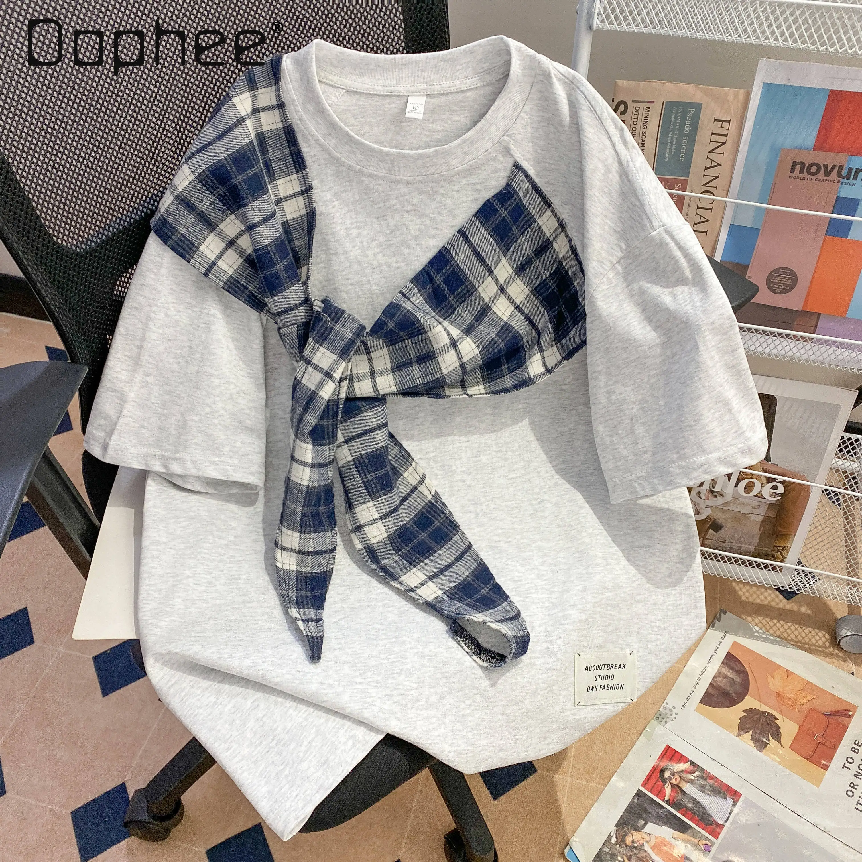 Men's Unique Plaid Bow Tie Gray T-Shirt Casual Loose Short Sleeve Streetwear Asymmetric Design Black Tops for Summer Daily Wear