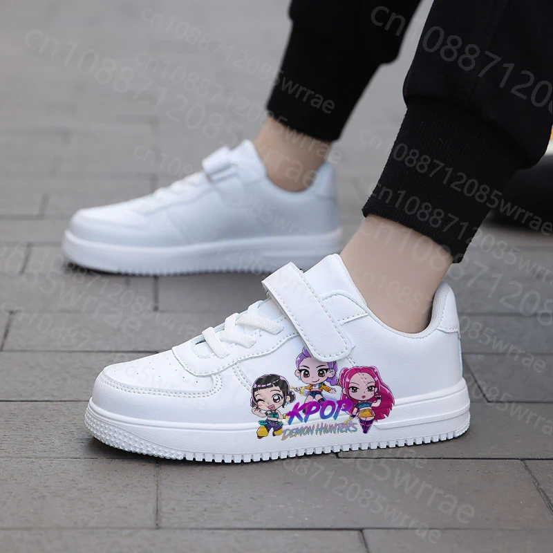 2025 عيد الميلاد KPop شيطان الصيادين الطباعة أحذية الأطفال بنين بنات مريح أربعة مواسم تنفس أحذية التنقل