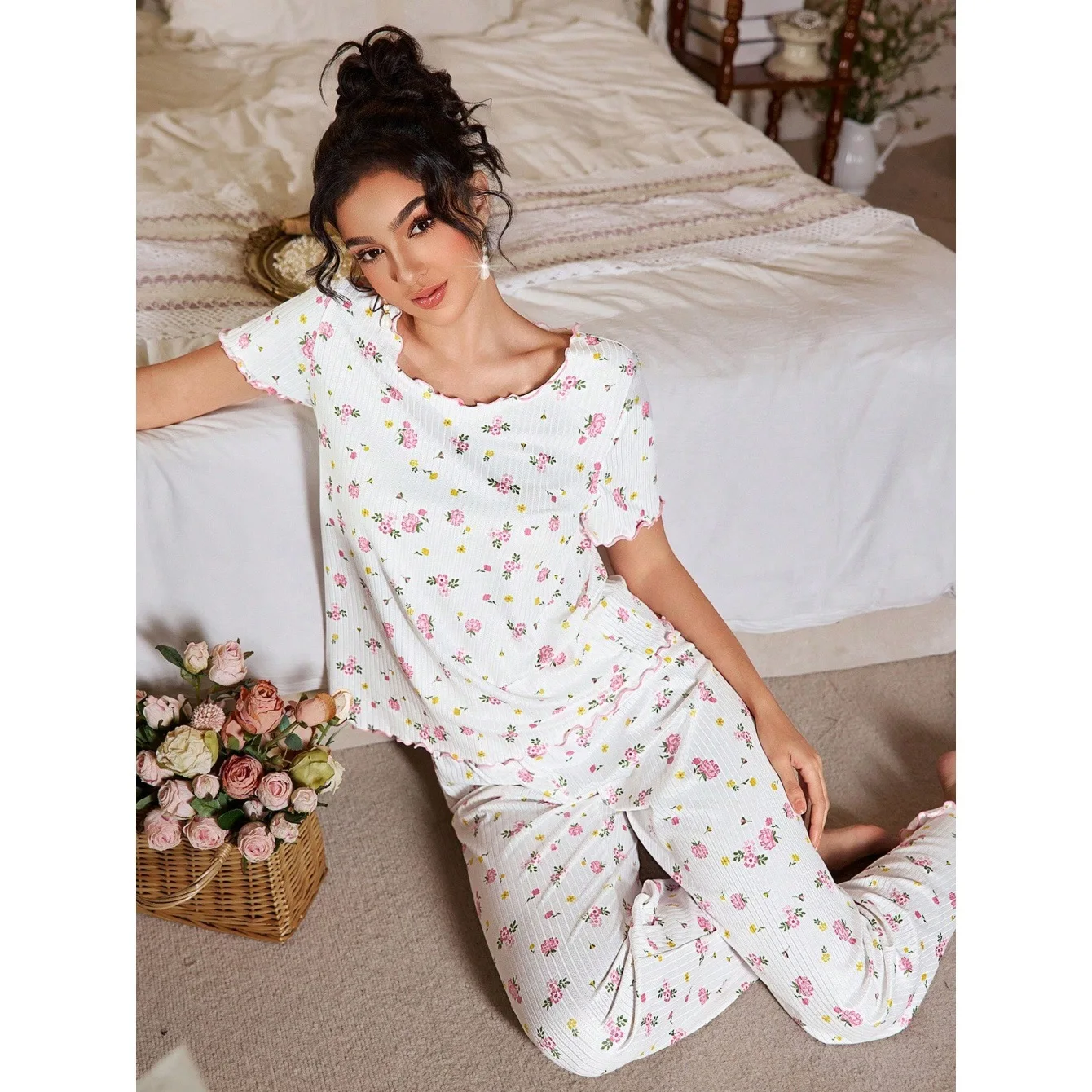 

Spring and Summer New Women's American Sweet Pajama Set, Loungewear, Short Sleeve Trousers, Thin Comfortable Floral Pajamas