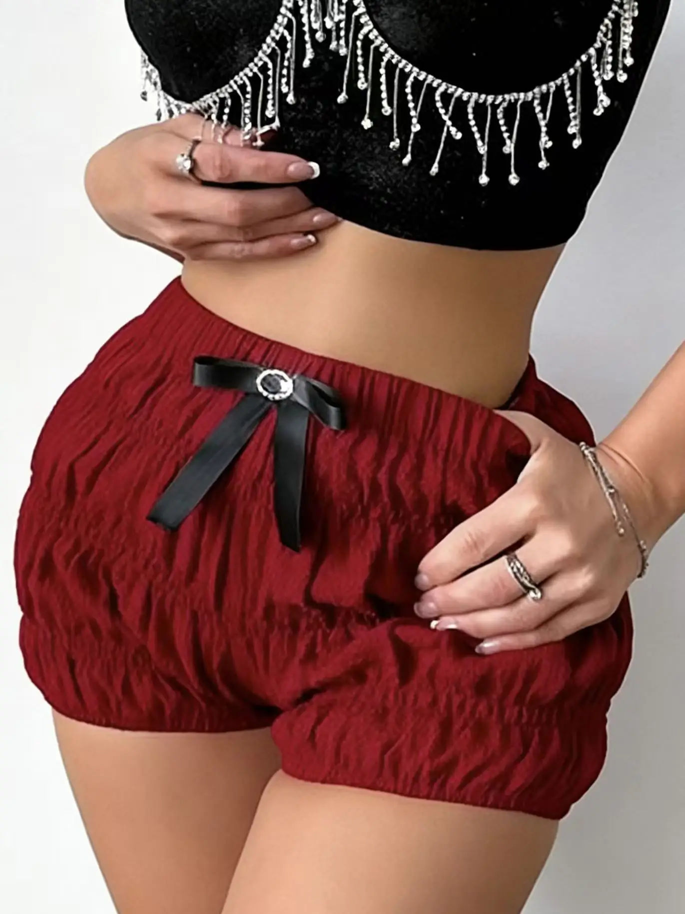 

Женская мода: укороченные брюки с декоративными складками и бантом, в стиле ретро, сладкие и элегантные.