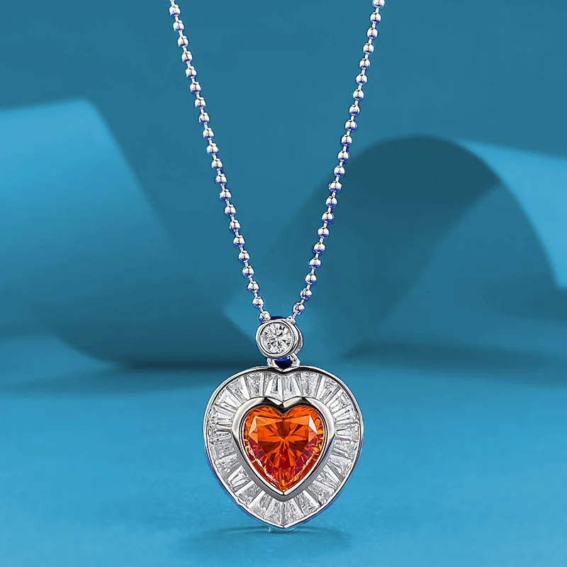 

The new S925 silver heart ice flower cut Fenda orange design has a simple and elegant 8 * 8mm heart pendant