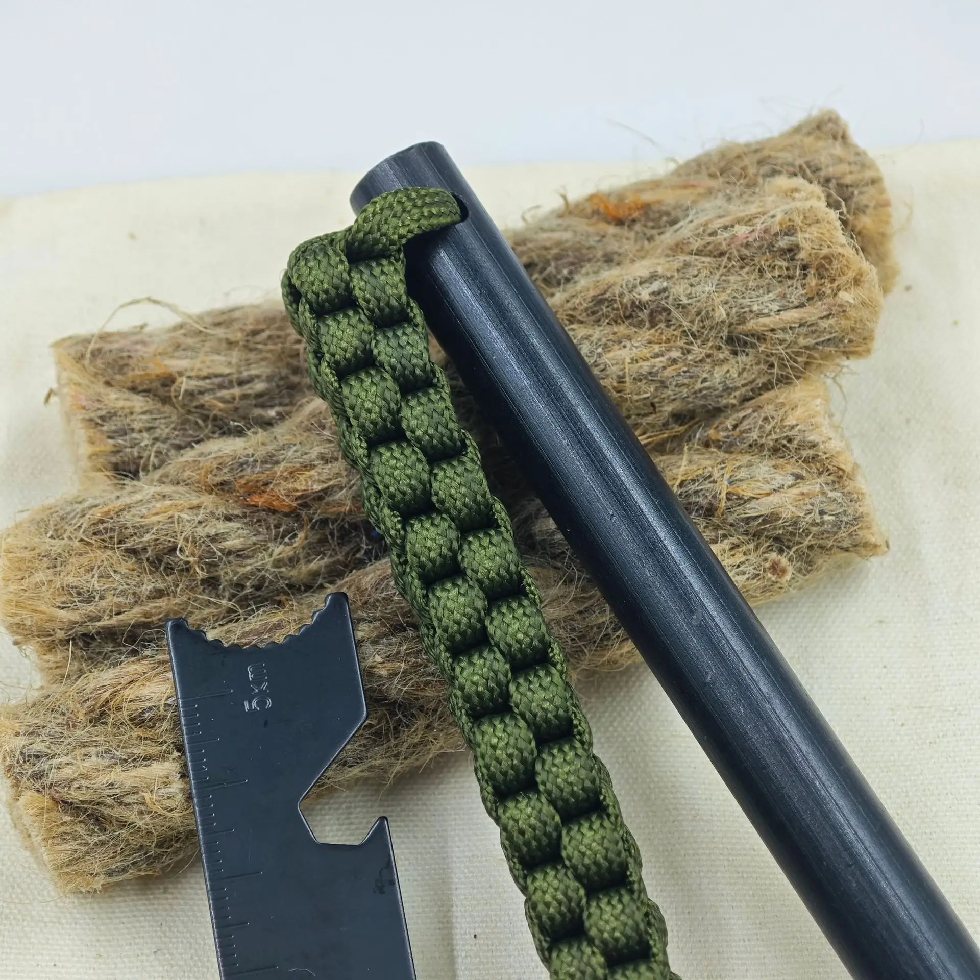 Outdoor Multifunctional Survival Corn Knot Flint Set Camping Umbrella Rope with Scraper Blade Weaving Flint Set Heating Tool