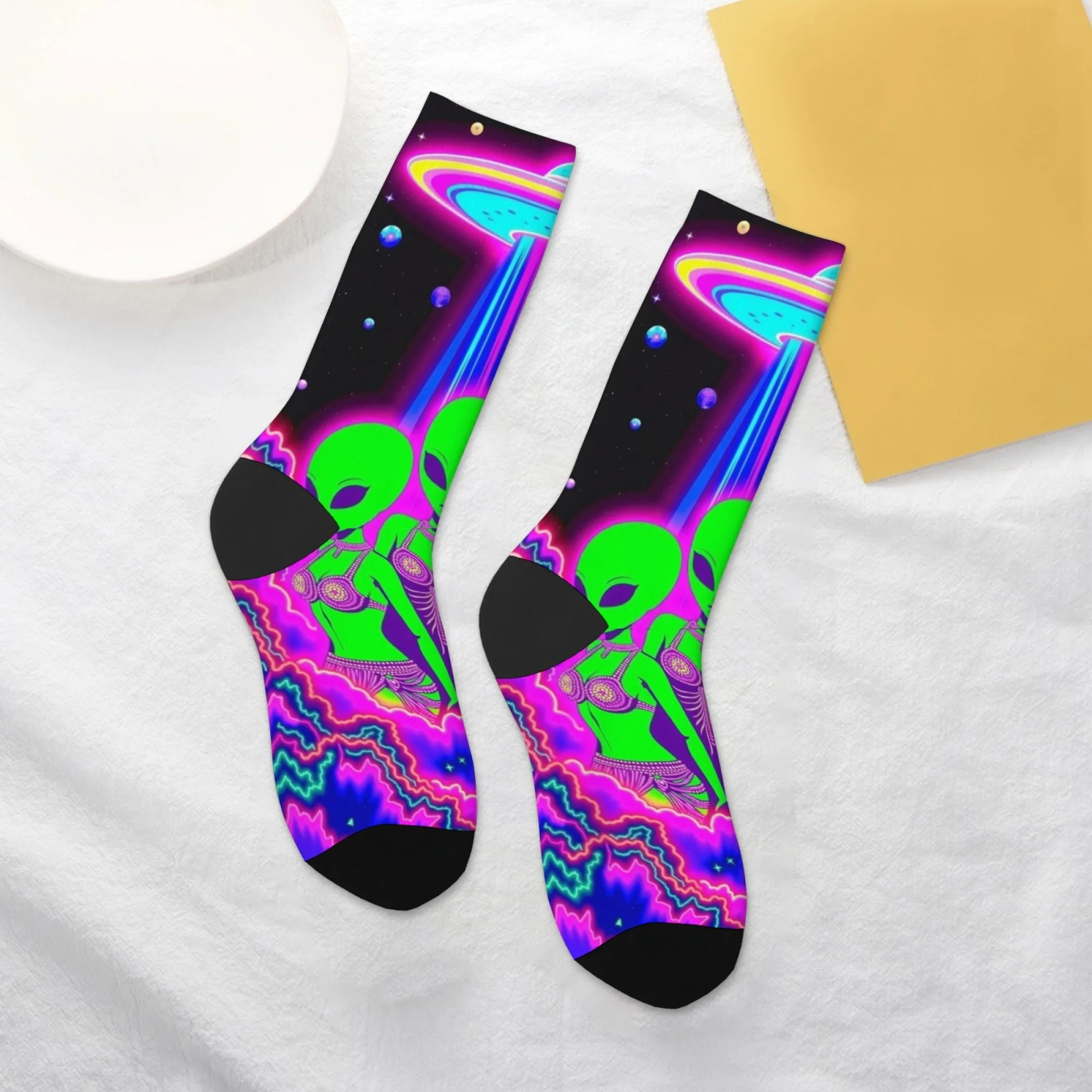 نيون مخدر الغريبة طباعة الرجال طاقم الجوارب لينة مريحة الجوارب غير رسمية للارتداء اليومي وموضوع الخيال العلمي مضحك نمط تريبي