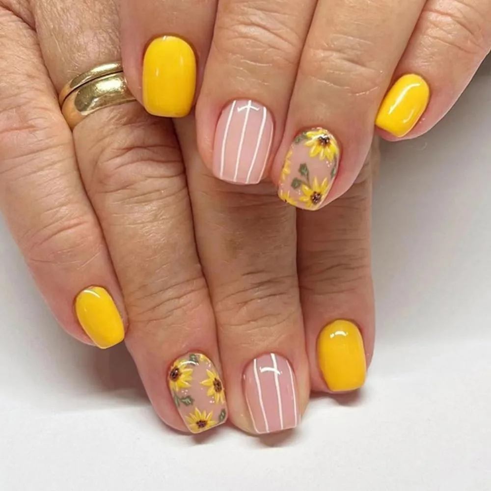 Short Square Yellow False Acrylic Nails with Sunflower Designs, 24 Pieces, Stick on for Women