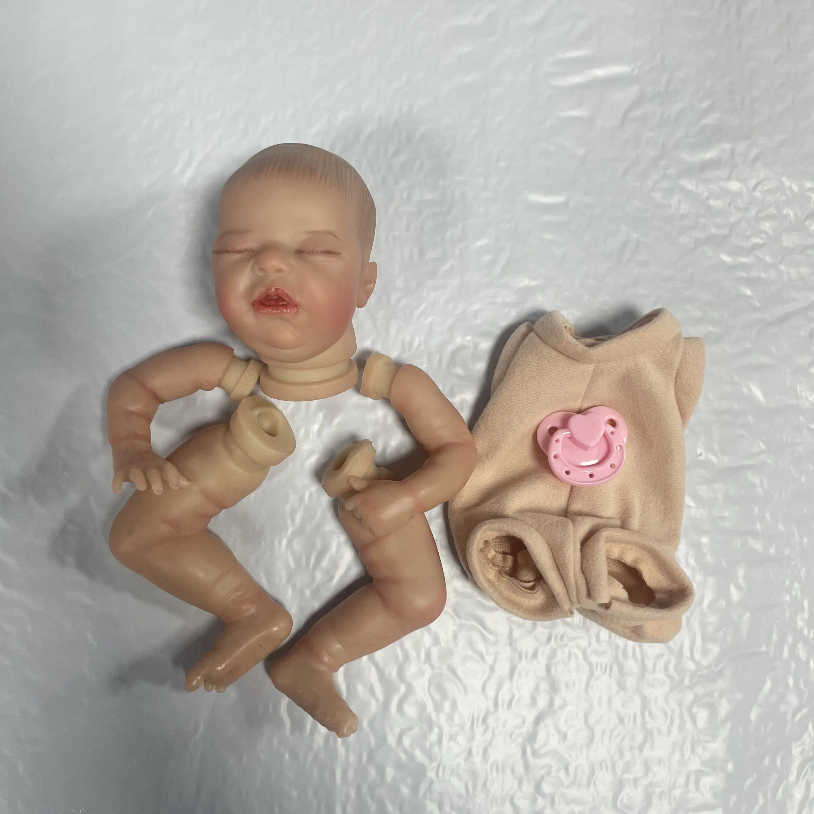 Mini 9-calowy już pomalowany zestaw lalek Reborn Wee Patience z tkaninowym korpusem Malowana skóra 3D Wysokiej jakości ręcznie robione części lalek