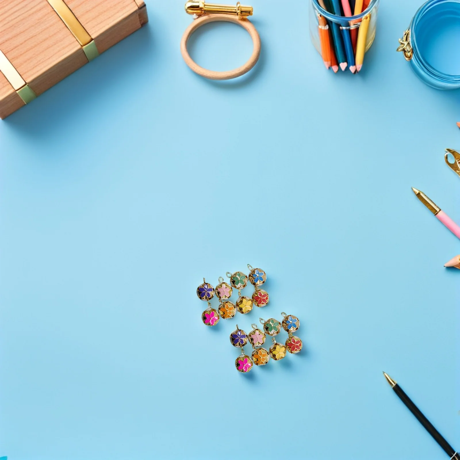 100 قطعة 18 مللي متر جرس قلادة الجوف زهر الكرز تصميم النمط الياباني Diy بها بنفسك ديكور معلق لسلسلة المفاتيح على ظهره الحرفية