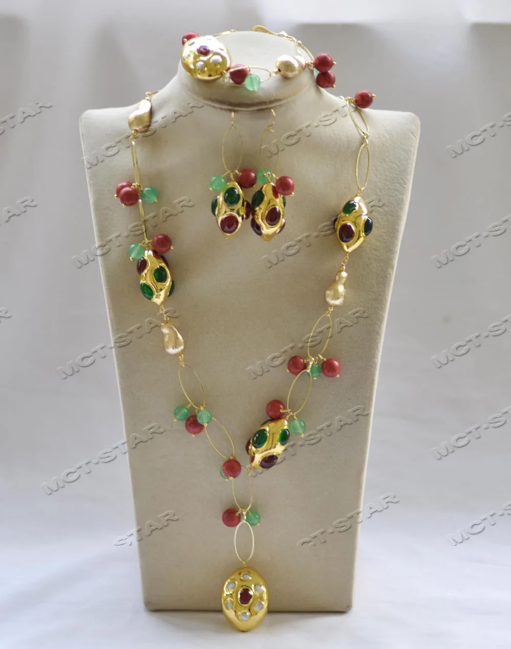 MTC·STAR Set Green Red Agate Shuttle Red Coral Jade Pea Chain Necklace Bracelet Earring （Z12658 ）