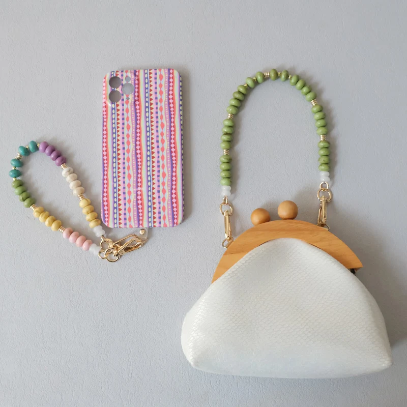 Neues Mode-Accessoire für Damenhandtaschen: Abnehmbare, solide Perlenketten, niedlicher Acryl-Luxusriemen, eleganter Taschengriff mit Perlenkette für Damen. – Detail 19