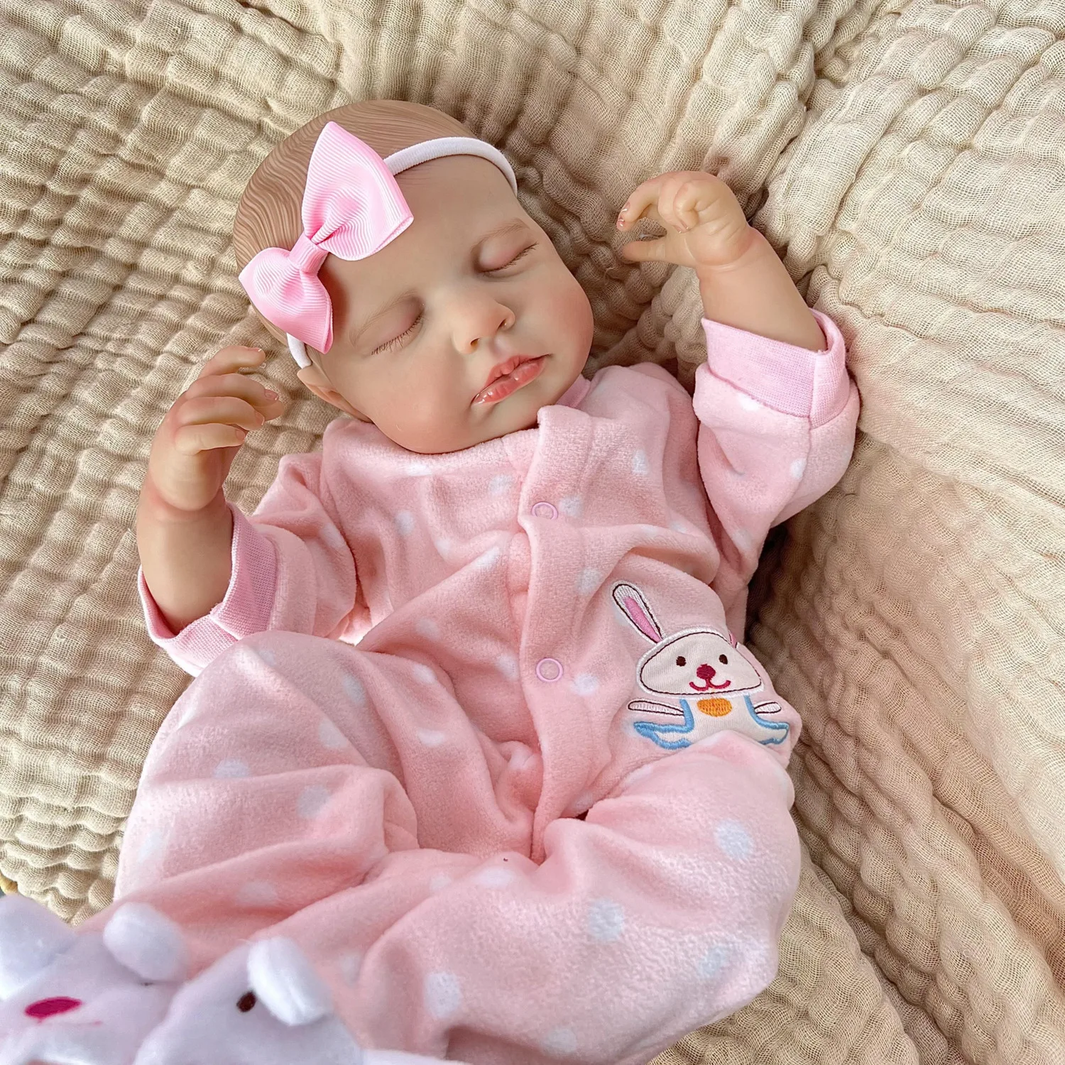 BZDOLL 48 CM Realistyczna 19-calowa Lalka Reborn Śpiąca z Materiałowym Ciałem, Lalka z Skórą 3D, Realistyczny Prezent Urodzinowy dla Dzieci