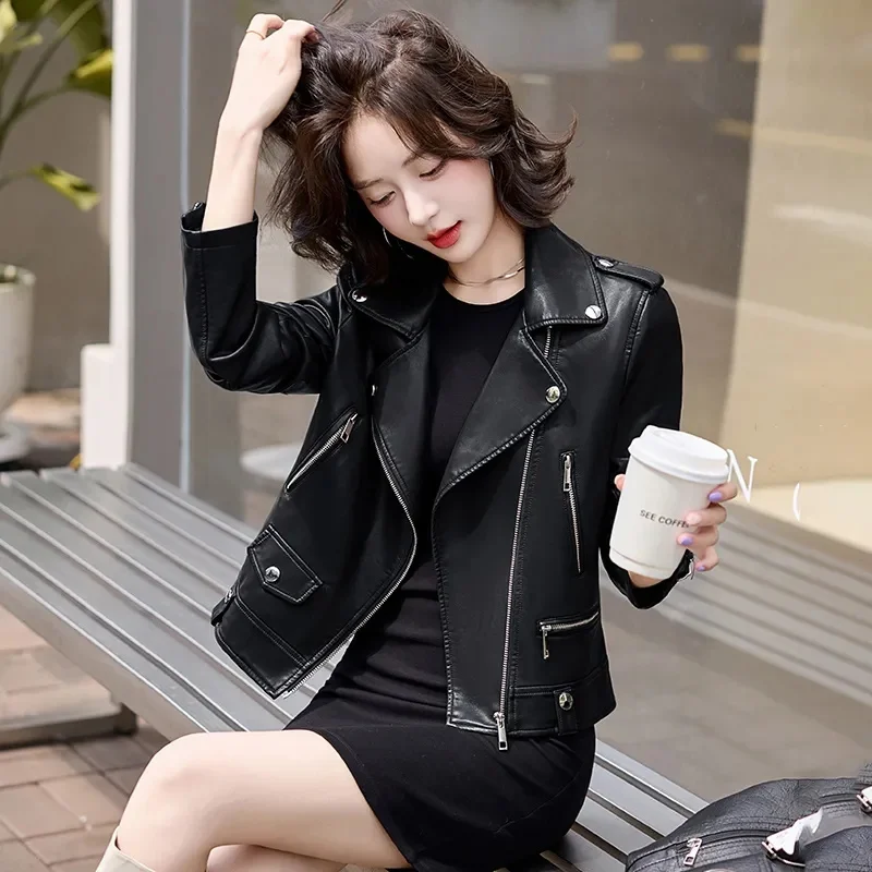 عالية الجودة بولي معطف معطف معطف جلد المرأة ربيع الخريف جديد قصير أبلى موضة السيدات معطف دراجة نارية دعوى سترة جلدية الأغنام