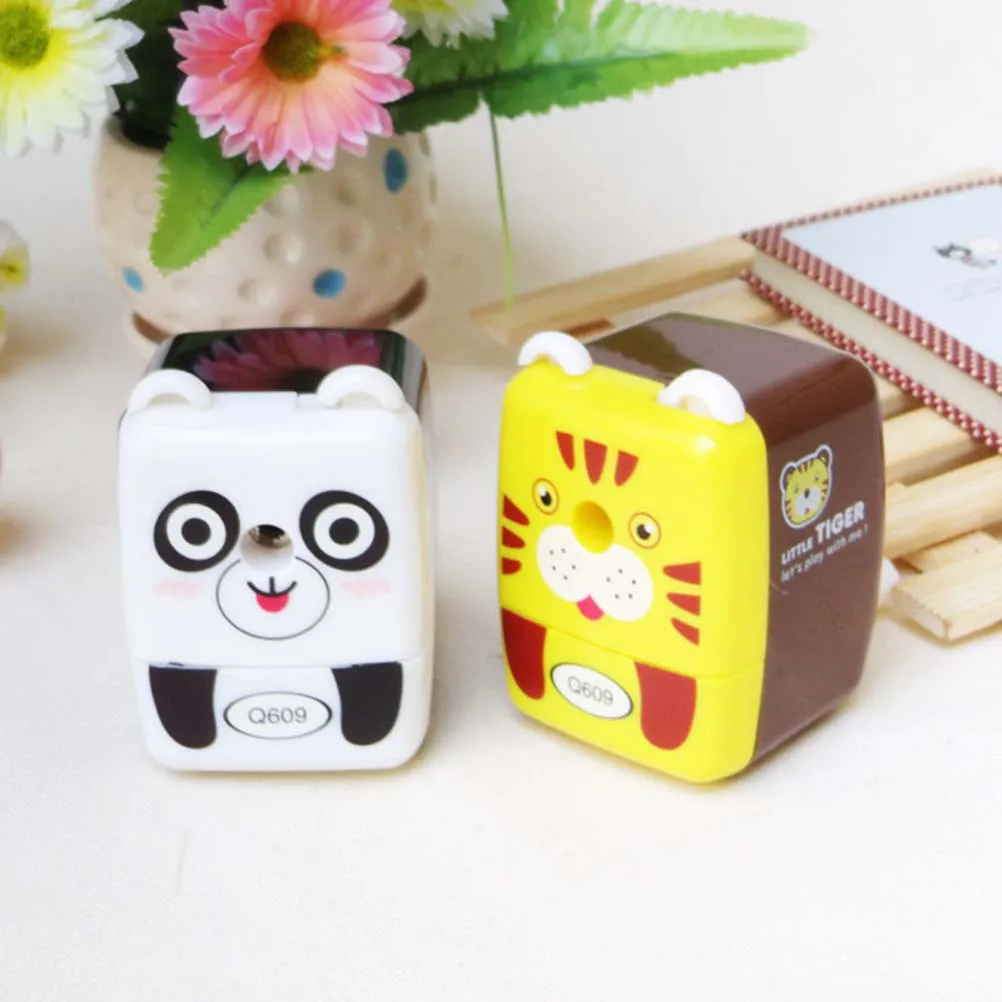 1Pcs Cartoon Pencil Sharpener Cute Desk Ornament for Students Writing Drawing School Office Use Random Animal Pattern