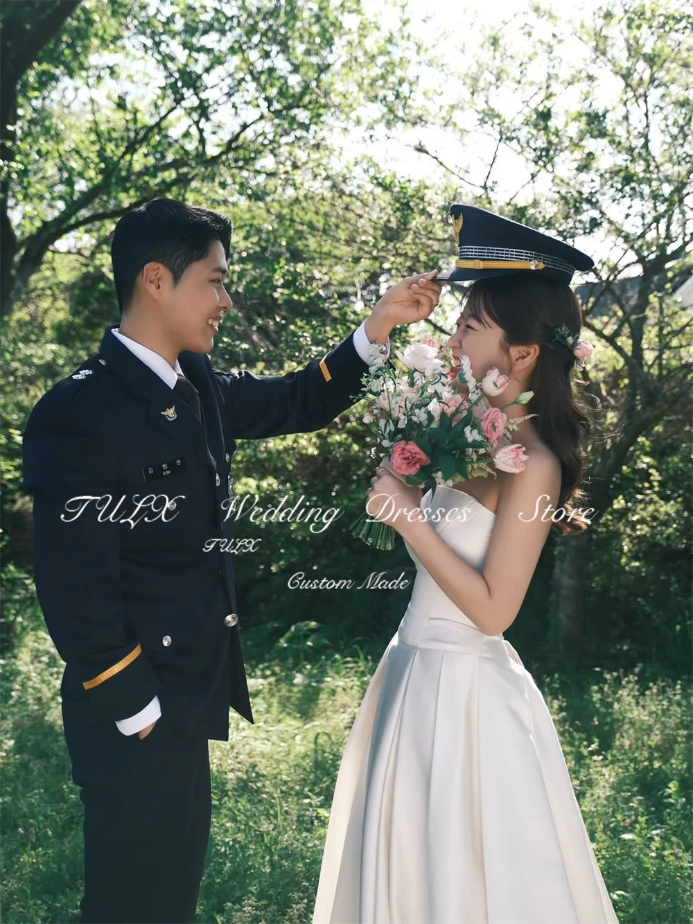 TULX Semplici abiti da sposa in raso avorio Corea Servizio fotografico all'aperto Senza spalline Una linea Abito da sposa lungo Corsetto Personalizzato nnegolare