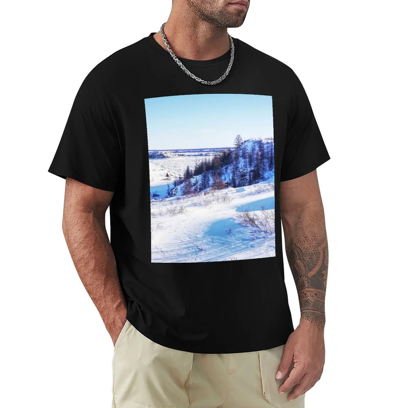 

Mountain view in Kuujjuaq-Nunavik T-Shirt High Quality Durable T-Shirt