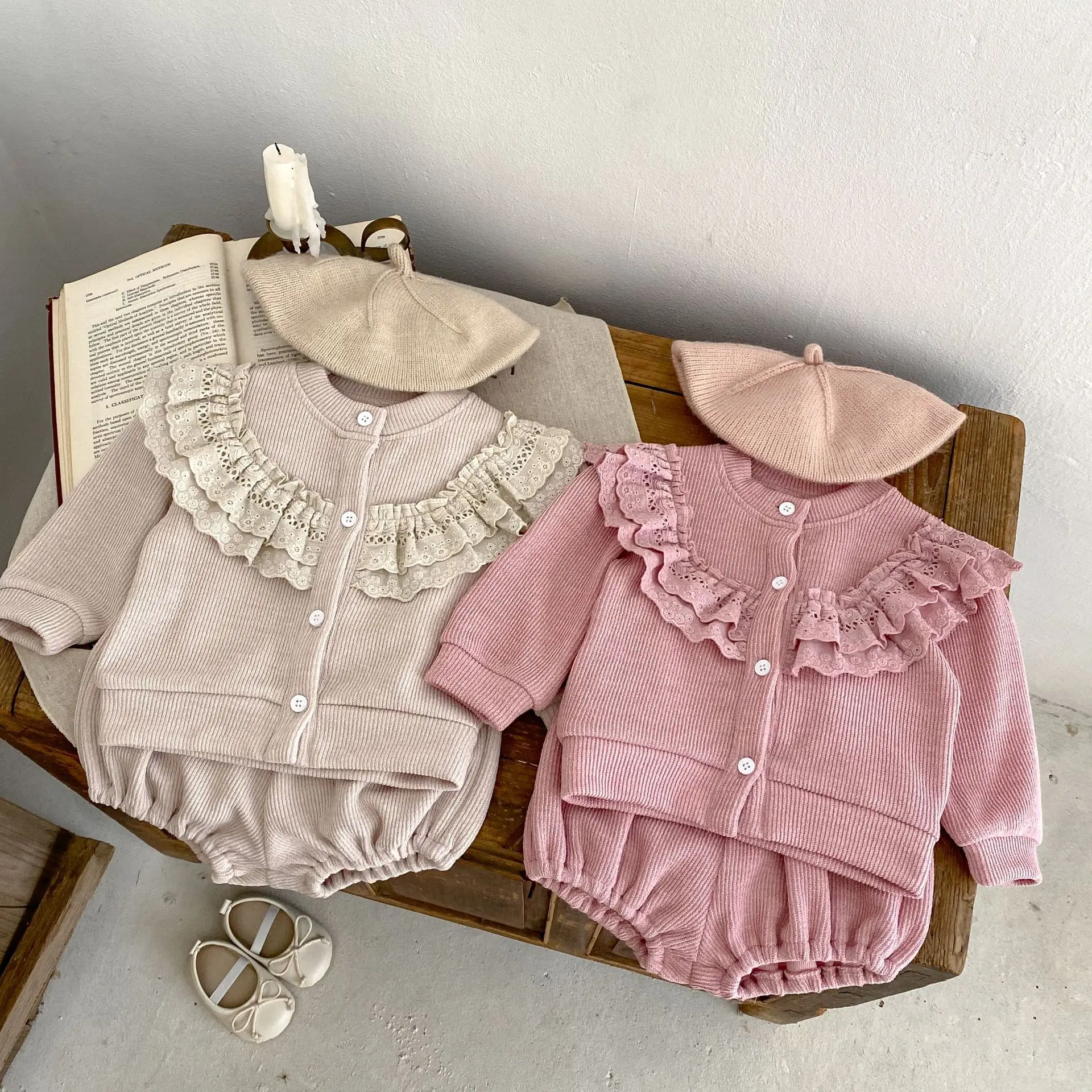 Ins 2024 Autumn Baby Girls 2PCS Clothes Set Cotton Lace Broder Long Sleeve Coat Pp Ribbed Pants Suit Toddler Girls Outfits