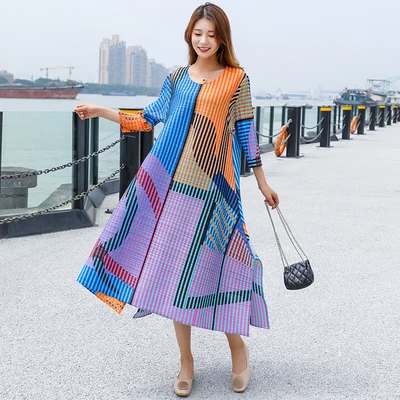 

Японское плиссированное платье большого размера, скрывающее живот, стройнящее, средней длины, женское.