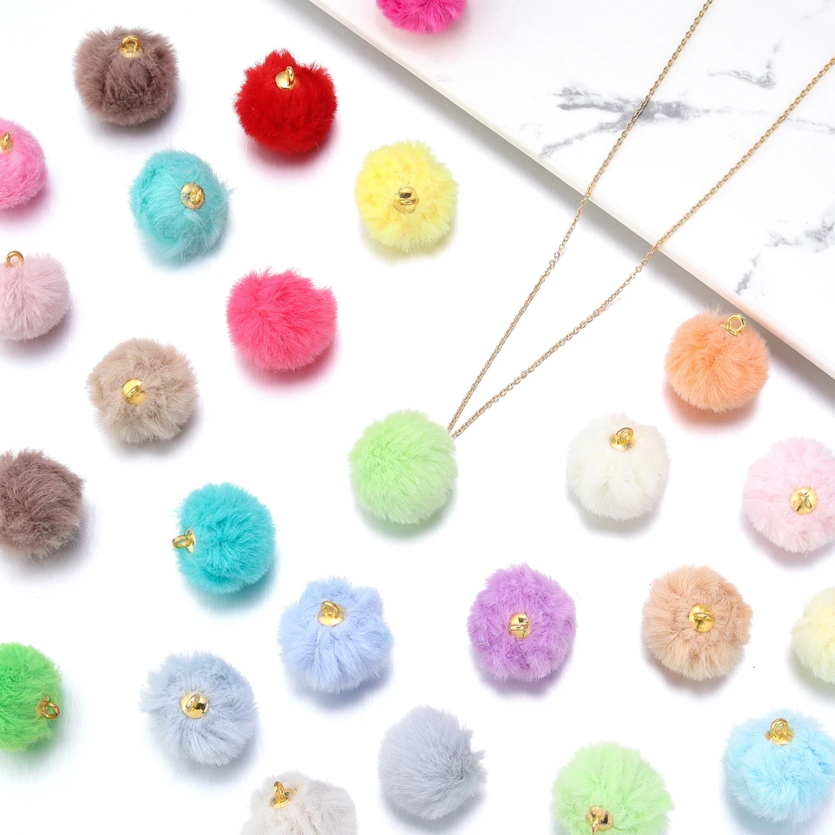 20pcs/lot Multicolor Plush Fur Covered Ball Pompom Beads Pendant for Making Necklace Earring Bracelet Jewelry Accessories