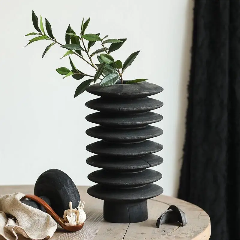 Schwarze Wellpappe-Vase aus Massivholz, japanischer Wabi-Sabi-Blumenarrangement-Stil, Homestay-Wohnaccessoires