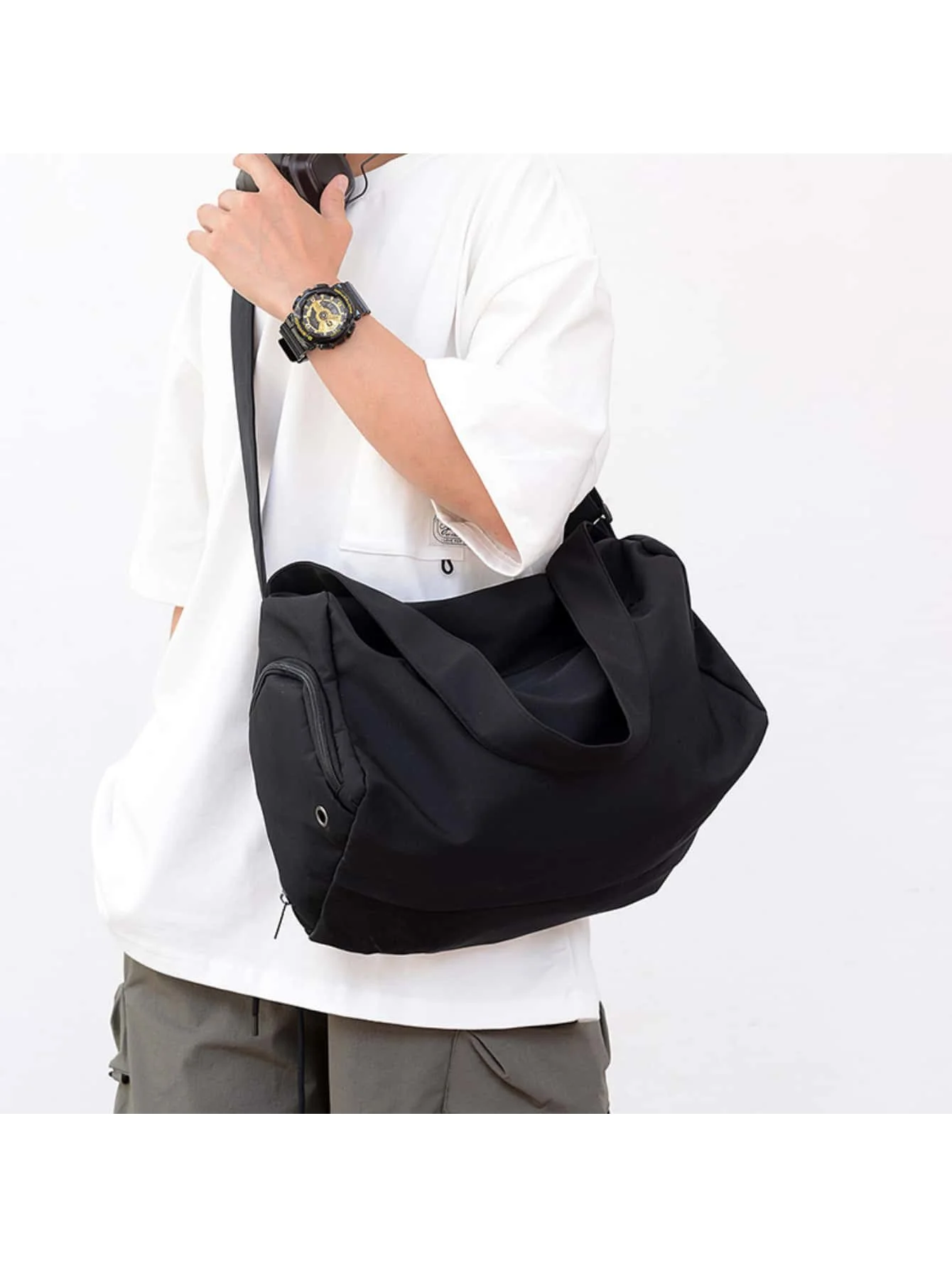 

Dry-Wet Separation Sports Bag - Multi-Compartment Organizer for Shoes & Gear, Ideal for Travel, Swimming & Fitness​