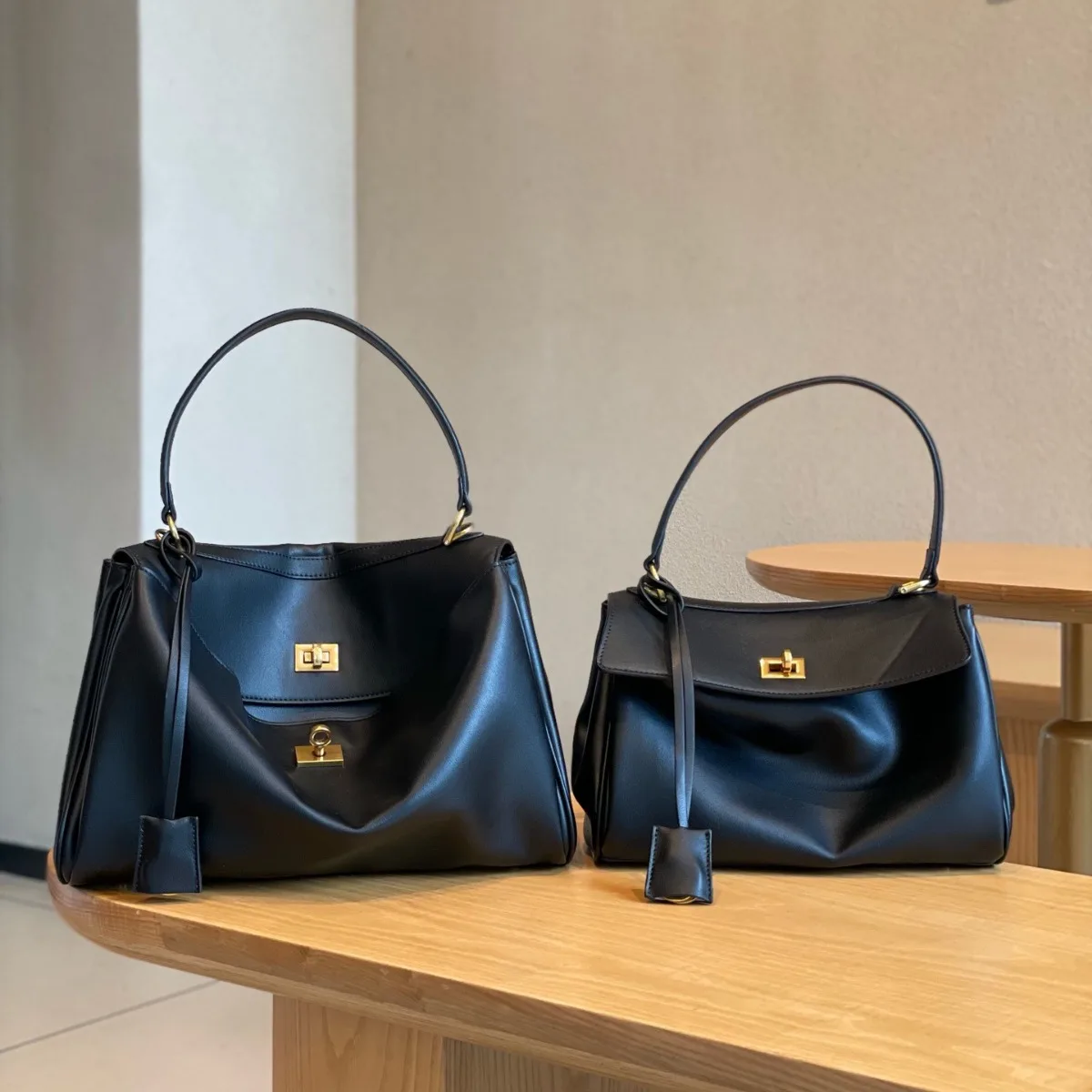 

Сумка из натуральной воловьей кожи, 2024