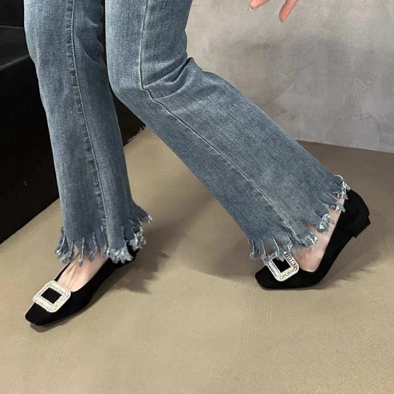 באביב 2024 נשים חיצונית נעלי בית קוריאני סגנון קריסטל מתכתי עיצוב רך שחור עקבים גבוהים נשים מזדמנים נעלי בית Jane נעליים