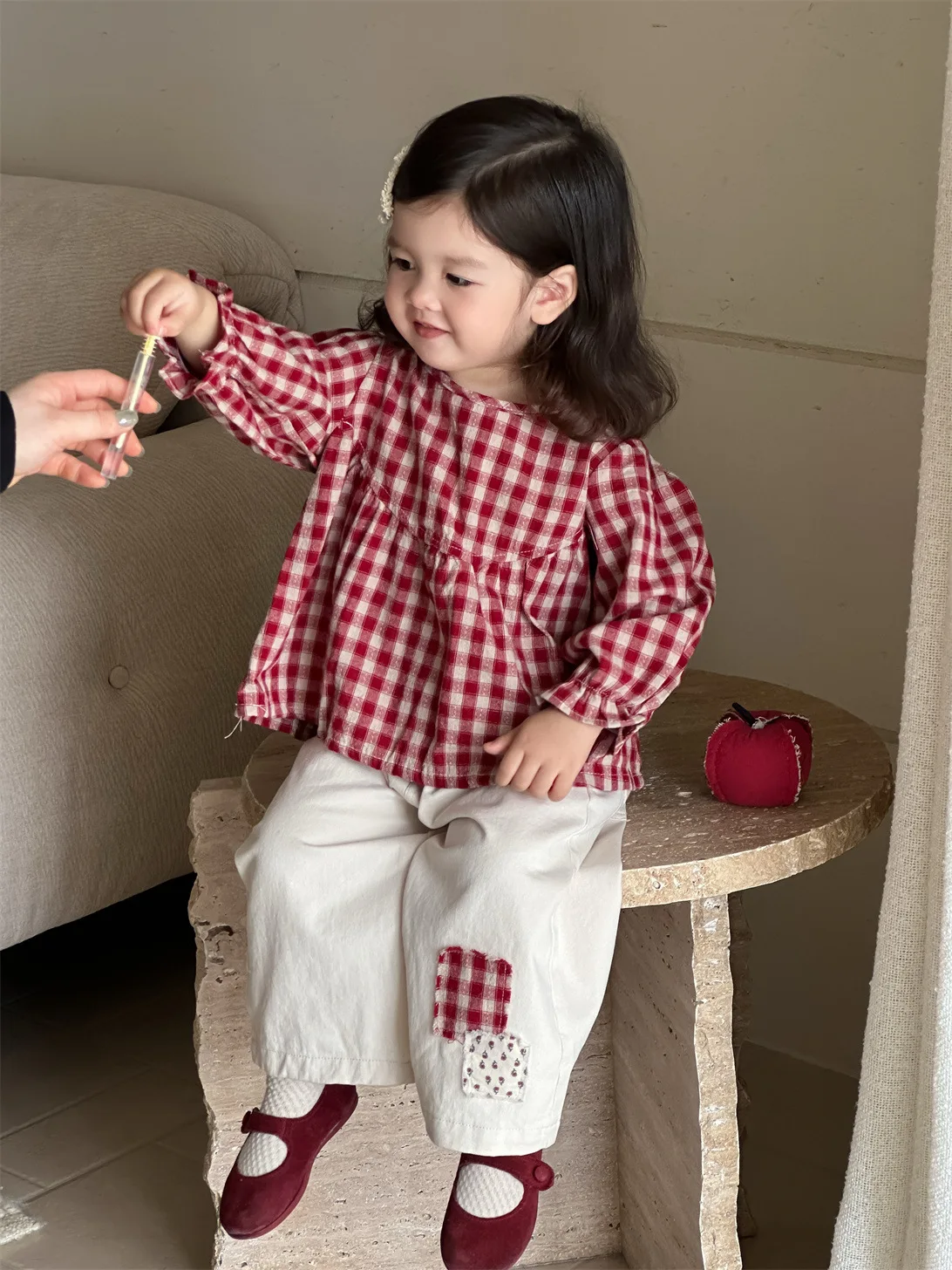 2025年秋新作 ベビーガール キュートなチェック柄 長袖シャツ コットン ガールズ ルーズ カジュアル ブラウス 幼児トップス 子供服