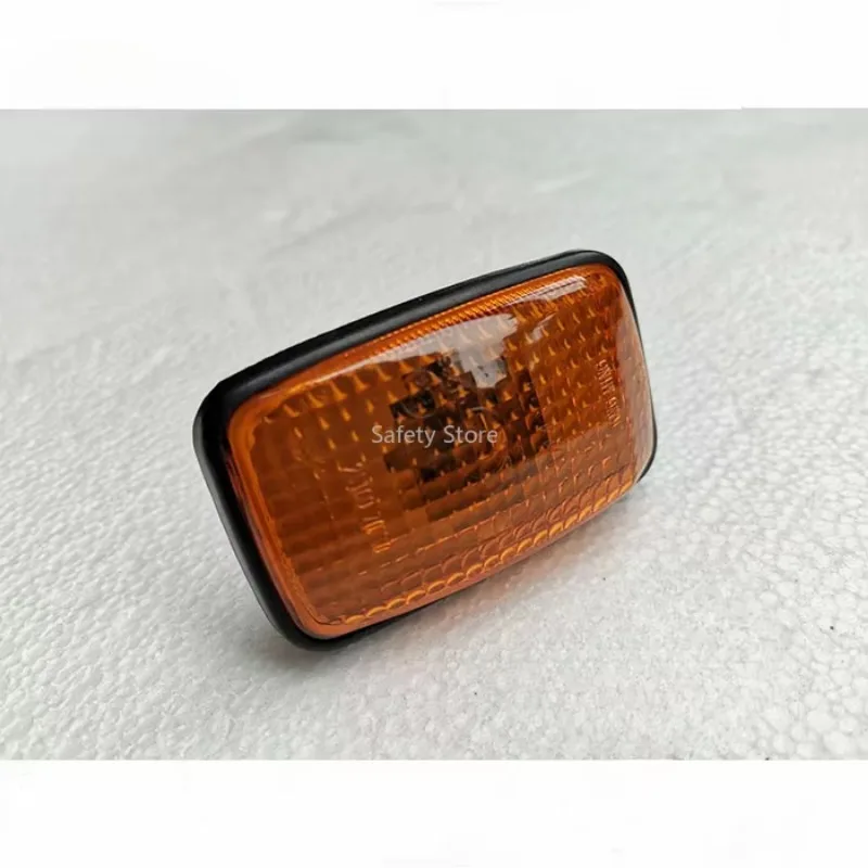 1PC Suitable for Zhengzhou Pickup D22 NP300 Ruiqi Pickup Paladin Odin Leaf Board Light Turn Signal Door Side Light