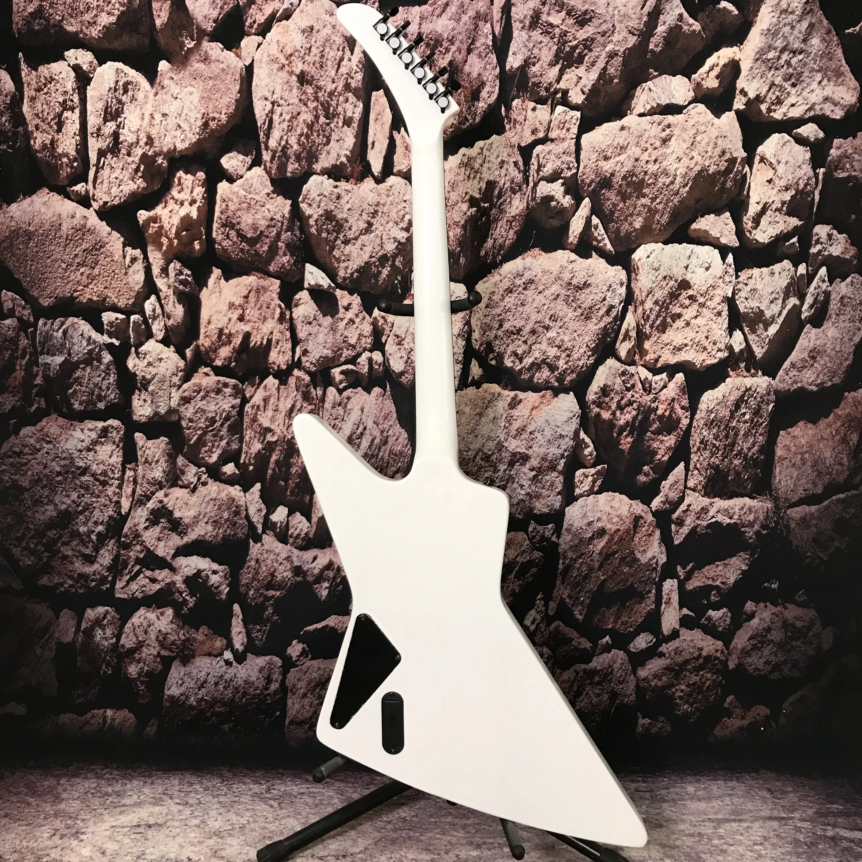 Chinese Electric Gu… - image