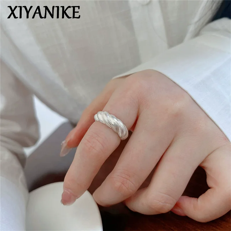 

XIYANIKE Sweet Cool Twisted Adjustable Finger Rings For Women Niche Fashion New Jewelry Gift Party Birthday anillos