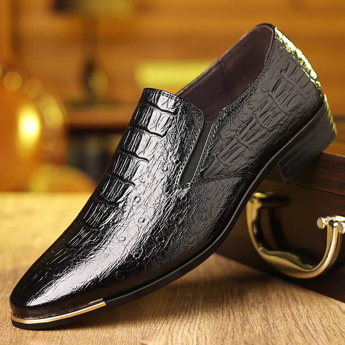 

Men's crocodile-patterned business formal leather shoes with a high-end feel, British-style pointed-toe dress shoes