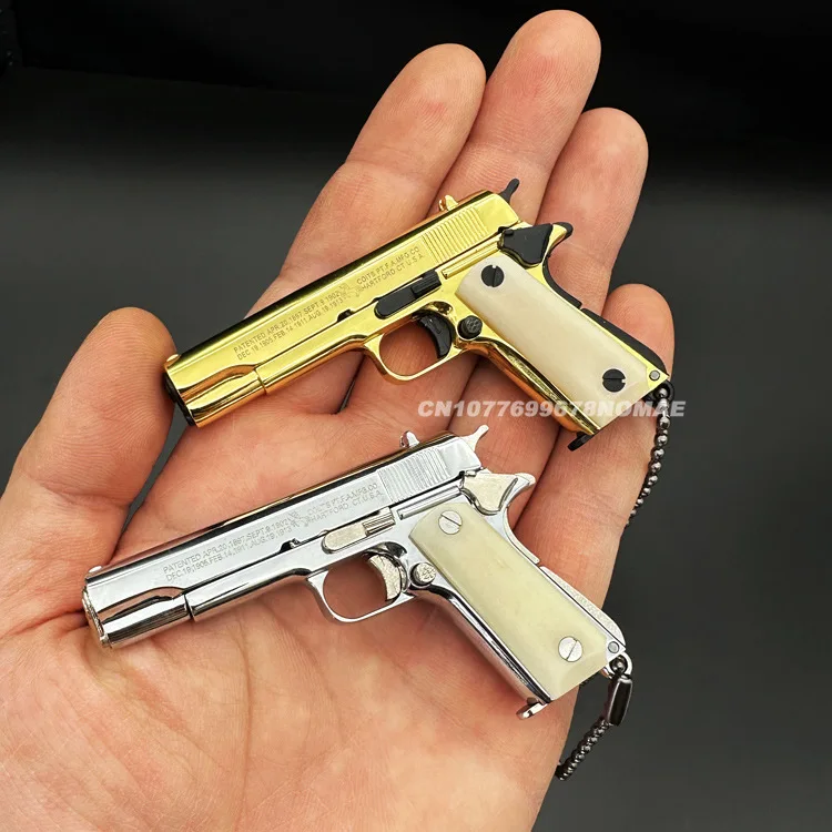 NEW Beef Bone Handle Mini 1:3 Glock G17 Alloy Keychain Toy Gun Model Gift Pendant Ornament Fidget Decompression Anti-stress Toy