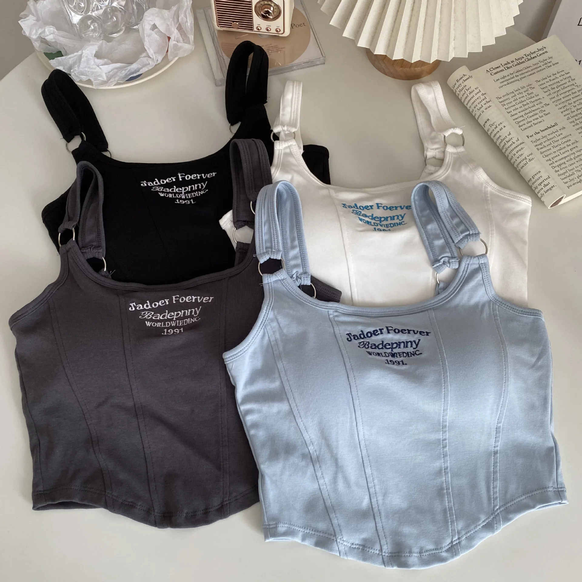 Camiseta sin mangas con almohadilla de sujetador a rayas para mujer, top corto de color sólido Y2K, camiseta sin mangas con ombligo expuesto, top sin mangas