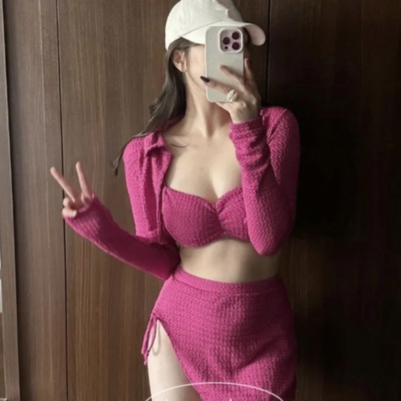 4-częściowy kostium kąpielowy z długim rękawem Seksowna koreańska moda Różowe zestawy bikini Bandeau z mini spódniczką Stroje kąpielowe plażowe