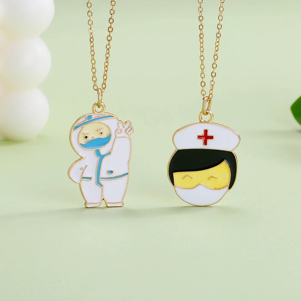 مجوهرات إبداعية لطيفة للرعاية الطبية الأوروبية والأمريكية، قلادة إبرة ممرضة مصنوعة من سبيكة يقطر الزيت، قلادة على شكل عظمة الترقوة