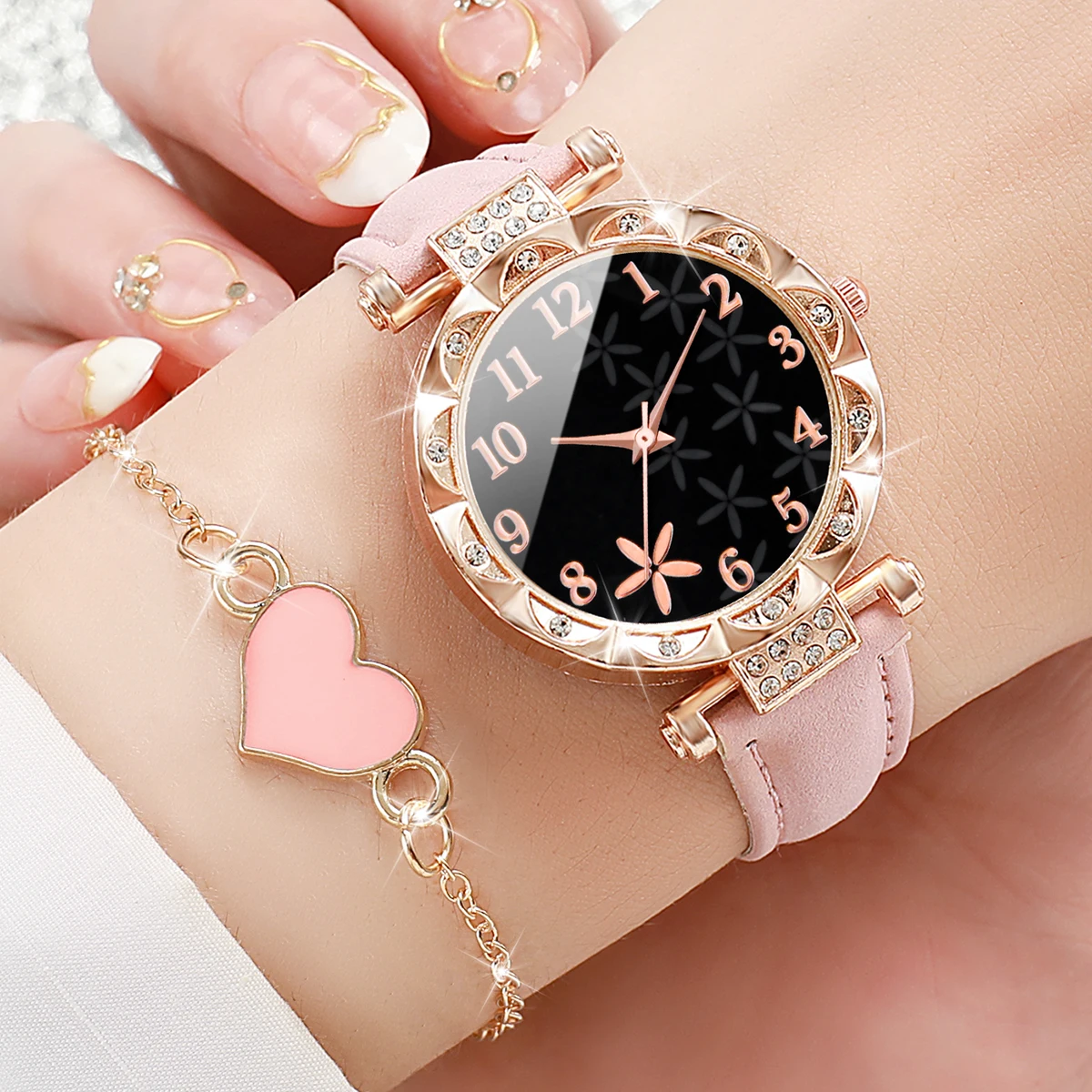 6PCS/Set Fashion Flower Dial Women\'s Quartz Casual Leather Band Analog Watches Heart Bracelets Set（Without Box）