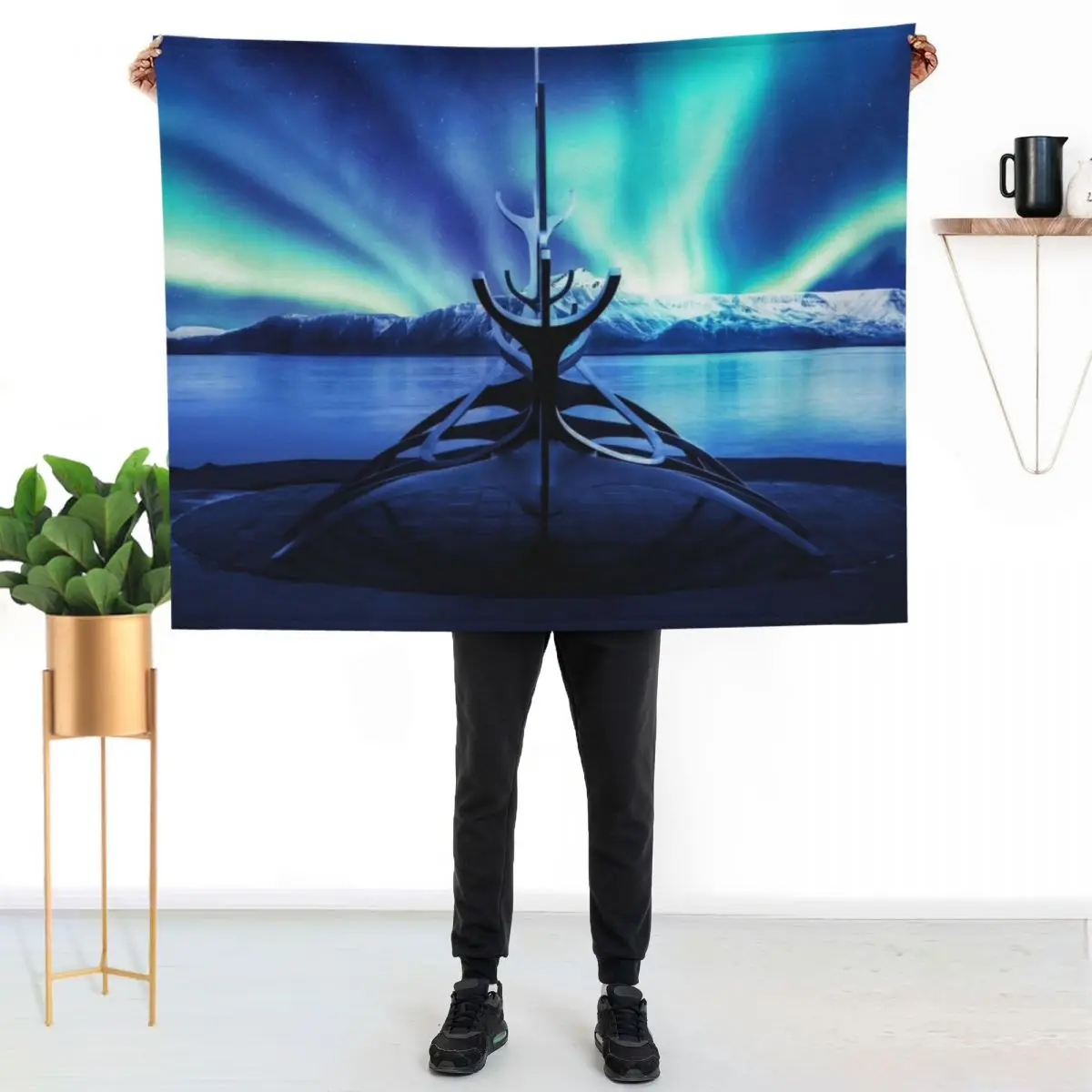 

Northern Lights at Sun Voyager Iceland Throw Blanket Soft Warm Blanket Gift for Men Women Adults
