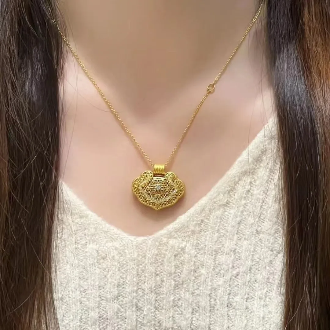 

Women's 24K Gold (AU999) Moissanite Ruyi Longevity Lock Necklace Gold-washed faceted lock, filigree lotus with yellow moissanite