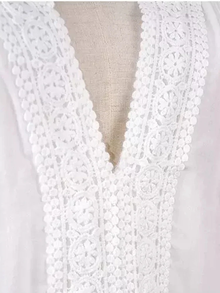 2025 Copricostume bikini in pizzo impiombato Copricostume da spiaggia da donna con lacci Nappa Moda estiva Abito da vacanza classico femminile Beachwear