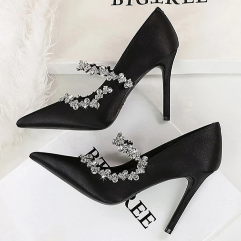 Womens Shoes 2026 New Water Diamond High Heels Slim Heeled Pointed Shoes for Women Headband Comfortable Sandals Zapatos De Mujer view 4