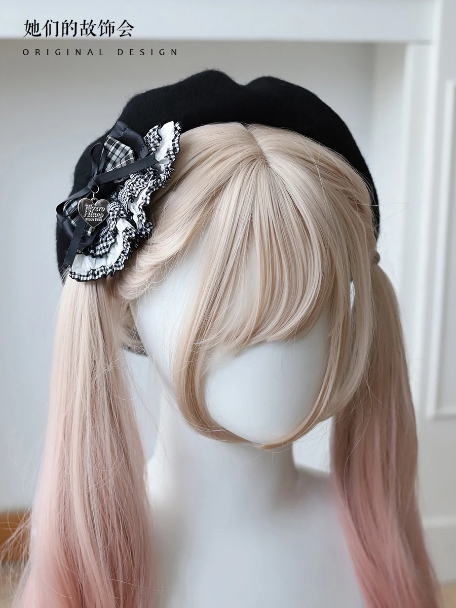 

Japanese Lolita original vintage black and white checkered girl Beret Winter Gentle wind bow hat